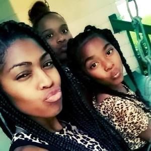 Meet your Posher, Sadira